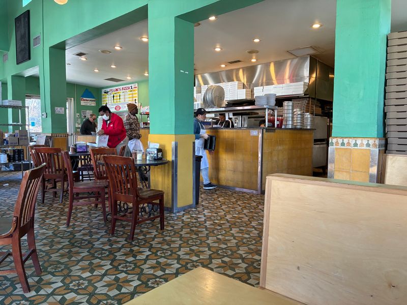 11 Georgia Italian Spots Where You Don't Need A Reservation But Showing Up Early Is A Good Idea - Decor Hint Fellini's Pizza — Atlanta