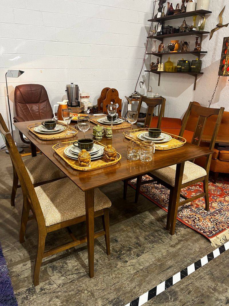 Retro Kitchen And Dining Ware