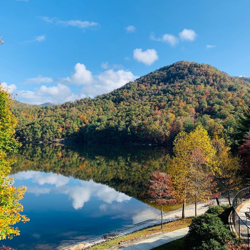 This Secret Castle In North Carolina Brings Medieval Magic To Life - Decor Hint Close Proximity To Bear Lake Reserve Amenities
