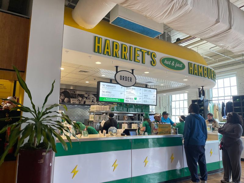 Harriet's Hamburgers, Charlotte