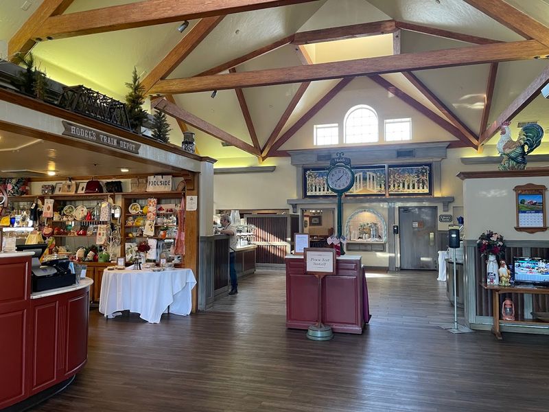 This Underrated California Country Restaurant Is Famous For Its Generous Dinner Buffet - Decor Hint Sunday Brunch