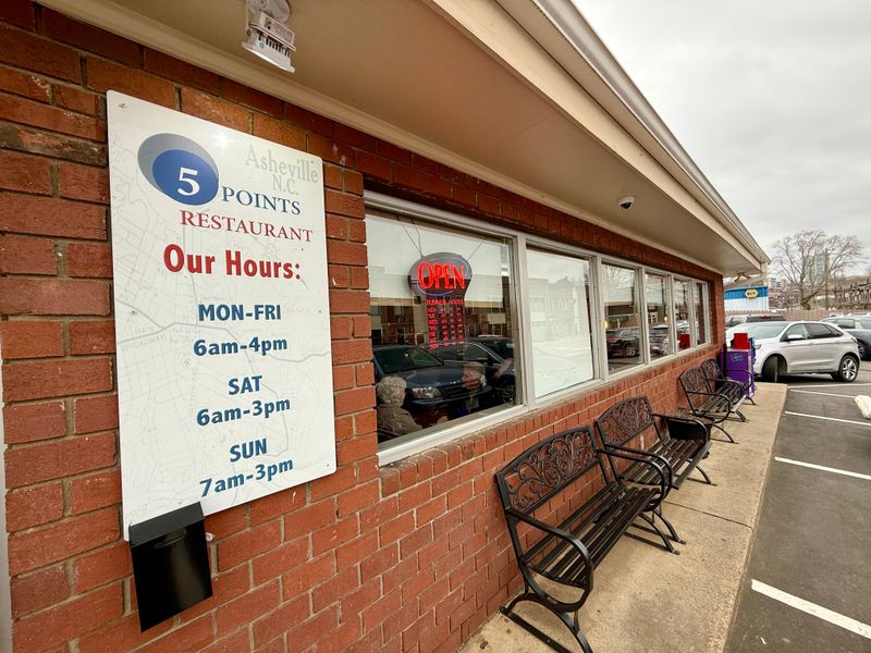 This North Carolina Tiny Restaurant Is A Must-Visit For Breakfast Omelets This Month - Decor Hint Family Ownership Shows In Every Detail