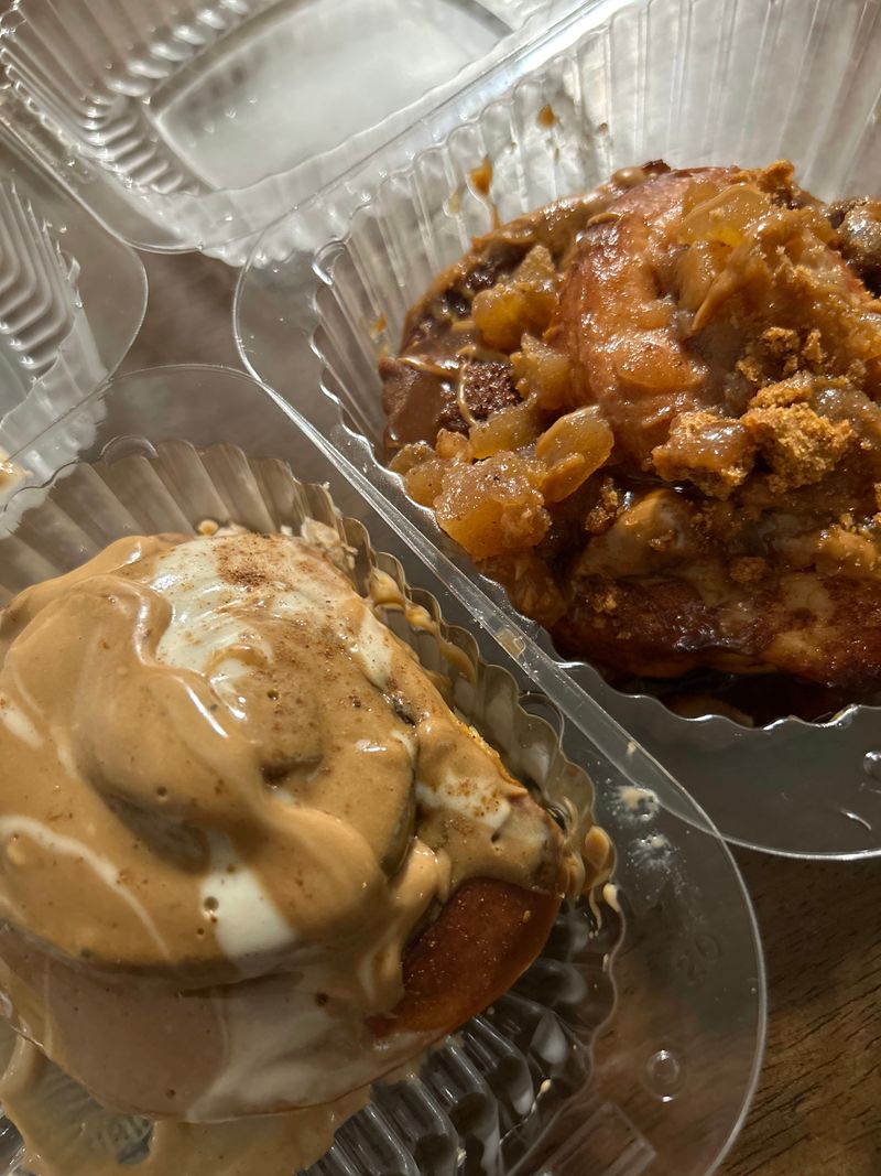 This Tiny Bakery In North Carolina Will Serve You The Best Cinnamon Delights Of Your Life - Decor Hint Gluten-Free Options For Dietary Restrictions