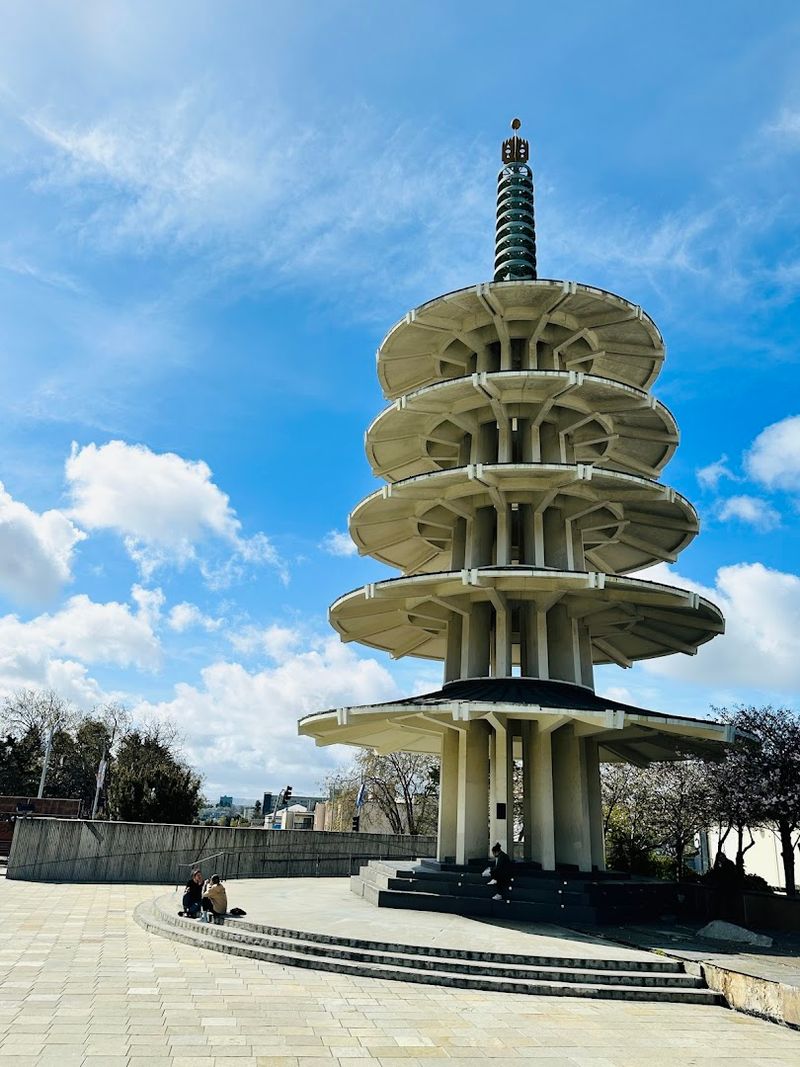 This Spring Cherry Blossom Festival In California Is So Surreal, You'll Think You're In A Dream - Decor Hint Peace Pagoda Stands As Festival Centerpiece