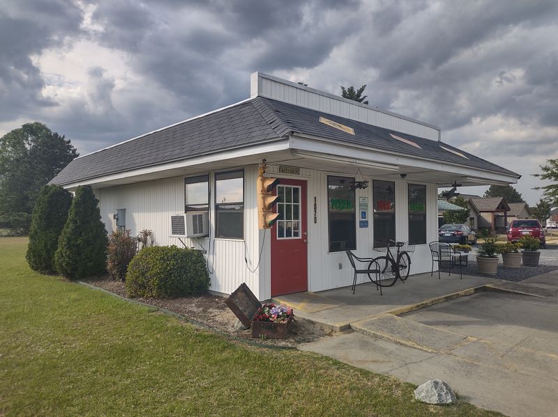 Seven Lakes Pizza Kitchen, West End