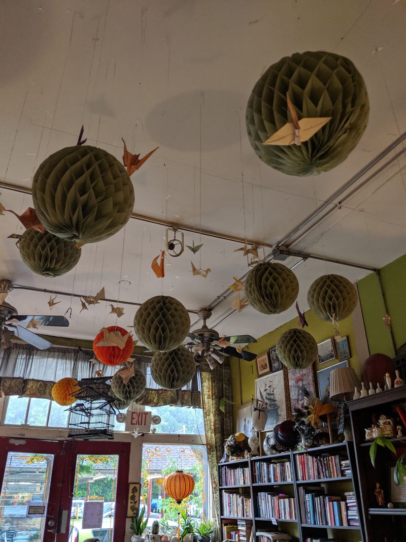 Cozy Seating Arrangements Encourage Relaxation