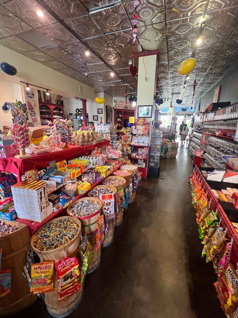13 Whimsical Candy Shops In California That Feel Like Willy Wonka's Factory - Decor Hint Zoonie's Candy Shop