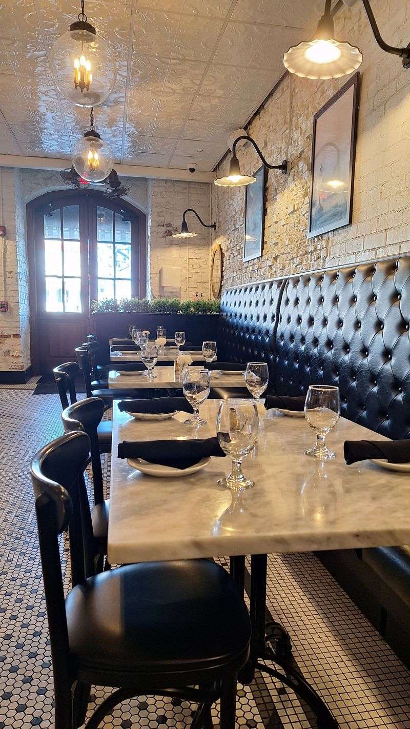 Vic's on the River – Savannah