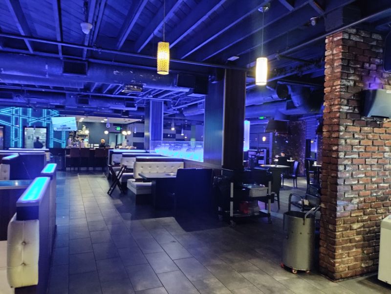 This California Korean BBQ House Is Where Dates Come Hungry And Stay For Hours - Decor Hint Modern White Booth Seating Offers Comfortable Privacy