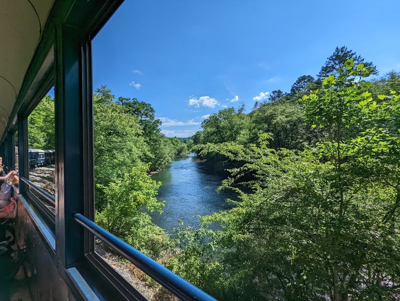 This Historic Train Ride The Blue Ridge Scenic Railway Georgia Is A 2026 Must-Do - Decor Hint Flexible Seating Options for Every Comfort Level