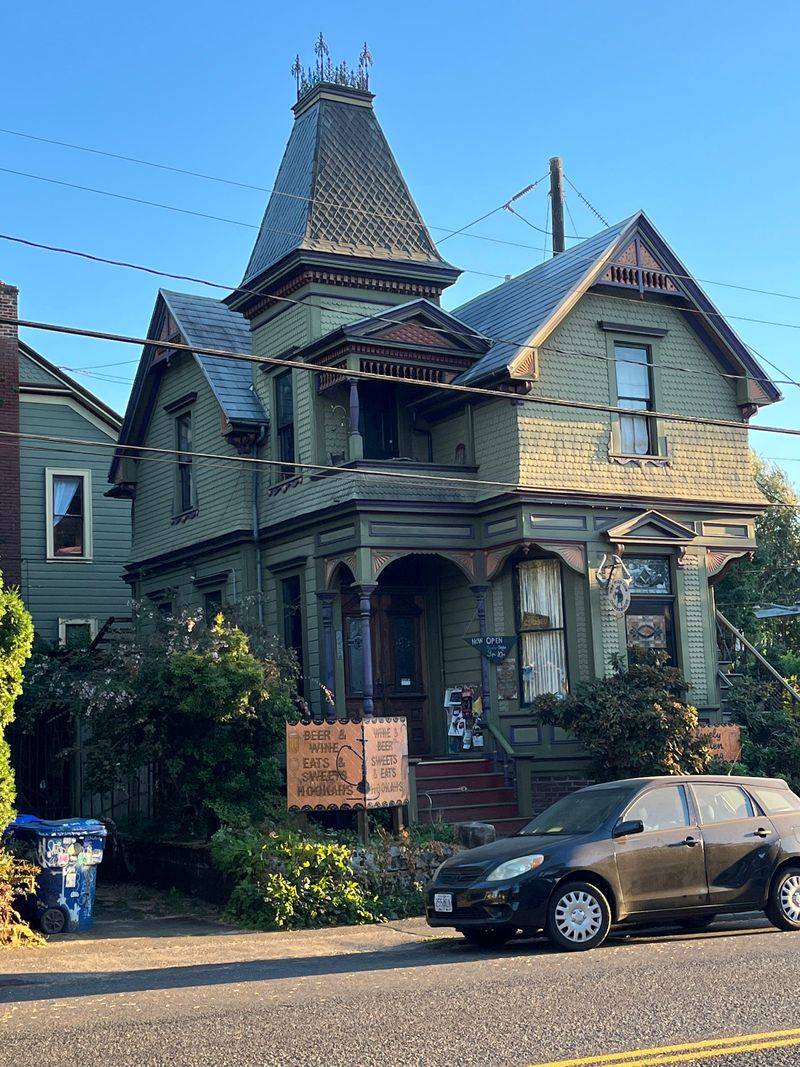 Pied Cow Coffeehouse