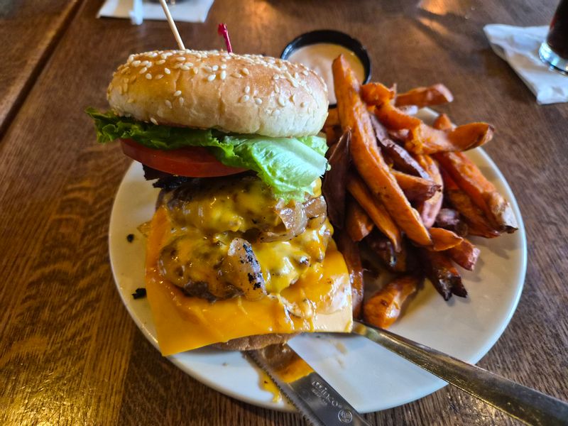 Sidetrack Bar And Grill