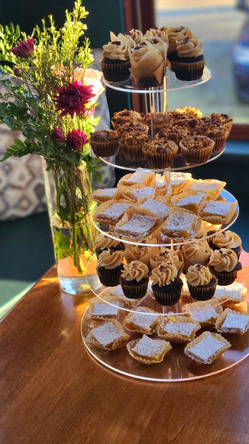 This Tiny Bakery In North Carolina Will Serve You The Best Cinnamon Delights Of Your Life - Decor Hint Seasonal Menus Highlighting Local Ingredients