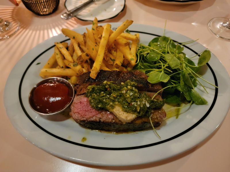 Perfect Acoustics for Intimate Conversation