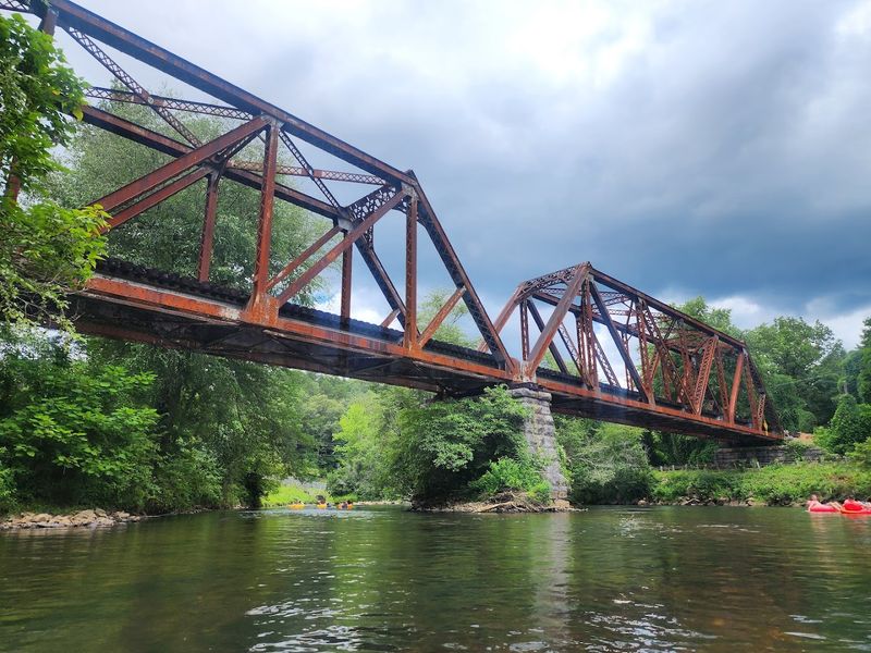 Toccoa River Tubing and Kayaking