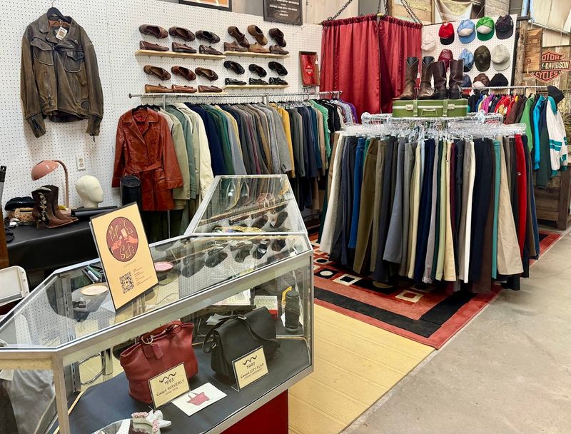 Jewelry Treasures Offer Affordable Elegance