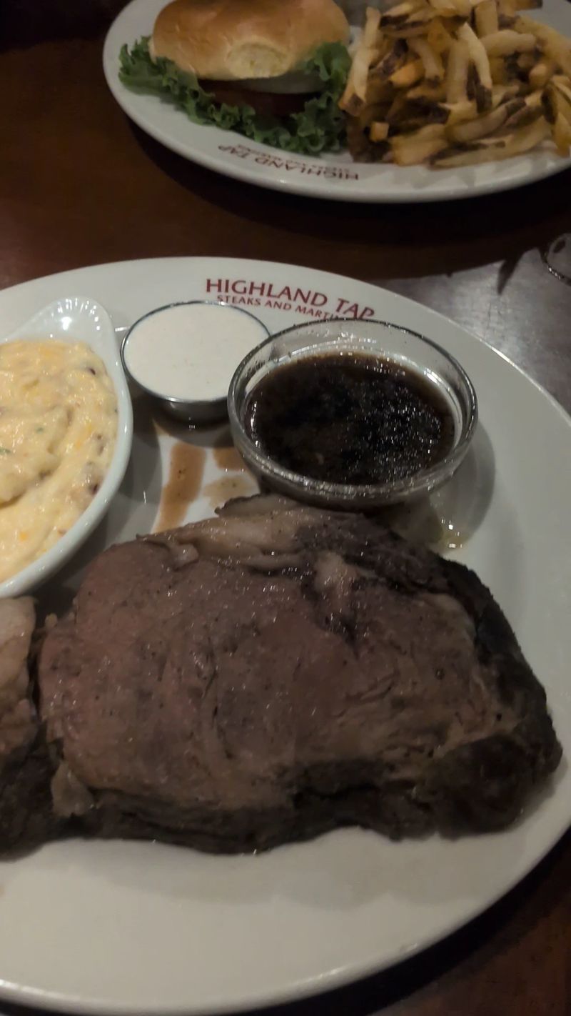 The Prime Rib That Turned This Georgia Steakhouse Into A Legend - Decor Hint Consistent Excellence Over Time