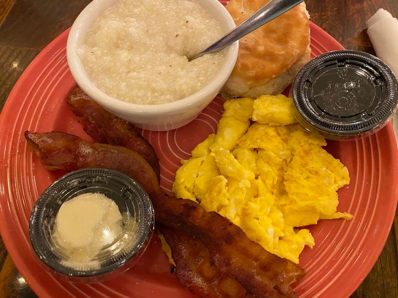 Convenient Location Right Off Highway 441