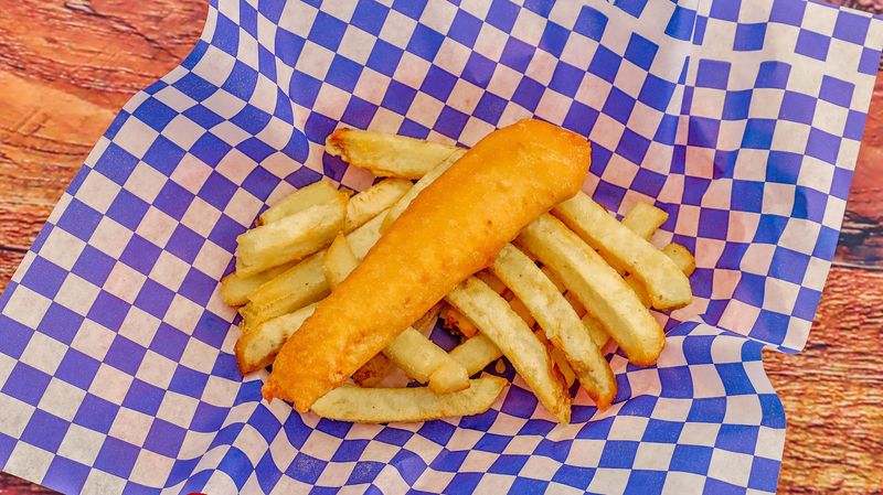 This Unfussy Restaurant In California Has Fish And Chips That Are Absolutely Legendary - Decor Hint Operating Hours Worth Knowing Before The Visit
