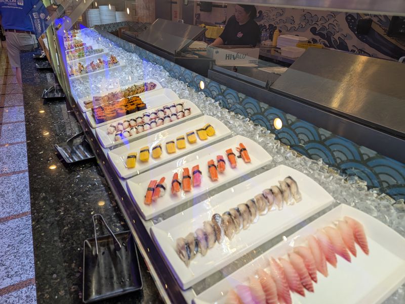 This California Buffet Is So Popular, People Are Planning Vacations Around It In 2026 - Decor Hint Fresh Prep Keeps Quality High