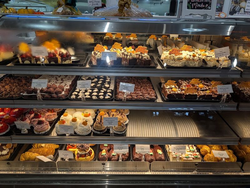 This Chocolatey Woodstock Georgia Bakery Doubles As A New York-Style Pizzeria Heaven - Decor Hint The Cozy Atmosphere That Makes You Stay