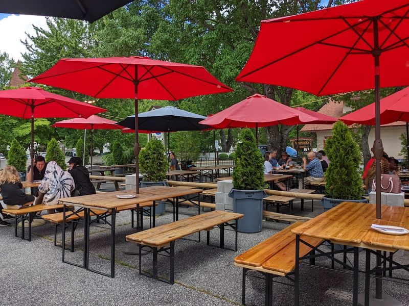 11 German Restaurants In Georgia You Have To Try At Least Once - Decor Hint Bodensee Restaurant