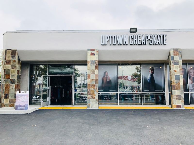 This Torrance, California Thrift Store Is Proof The Best Designer Finds Aren’t In Malls - Decor Hint Location Benefits Near Major Shopping And Transit