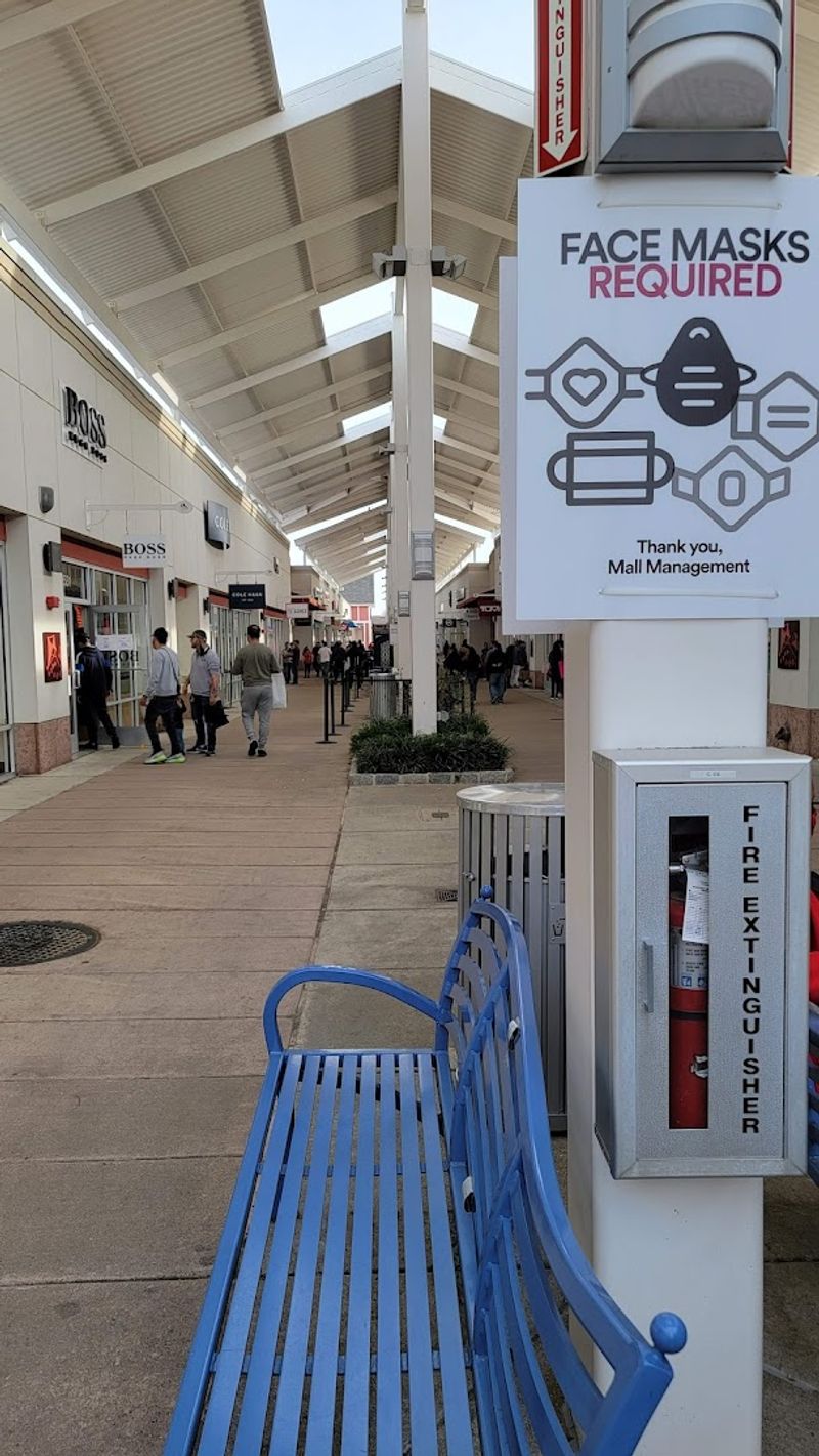 The Outlet Mall Bargain In New Jersey Hunters Keep Returning To Year After Year - Decor Hint An Open-Air Layout Spanning 435,000 Square Feet