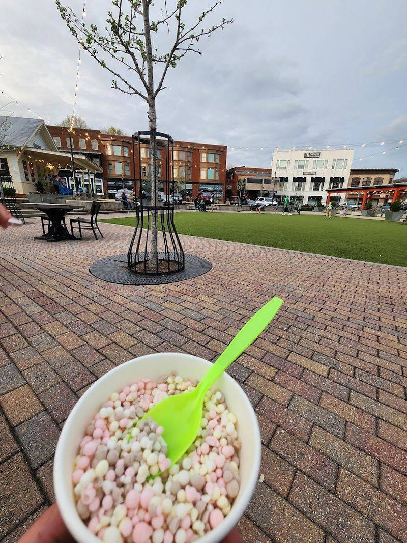 Go Where Craft Beer Meets Candlelit Concerts & Discover Cumming's Vickery Village In Georgia - Decor Hint Weekend Farmers Market Vibes