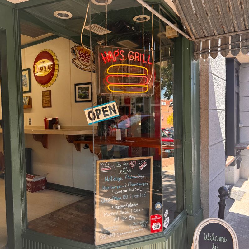 Hap's Grill, Salisbury