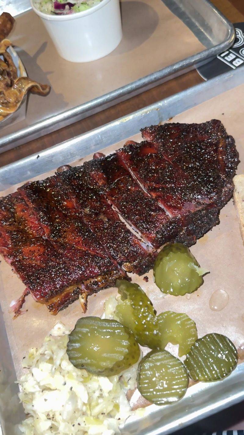 12 Pit Stops Ohio Meat Lovers Never Stop Talking About - Decor Hint Mabel’s BBQ