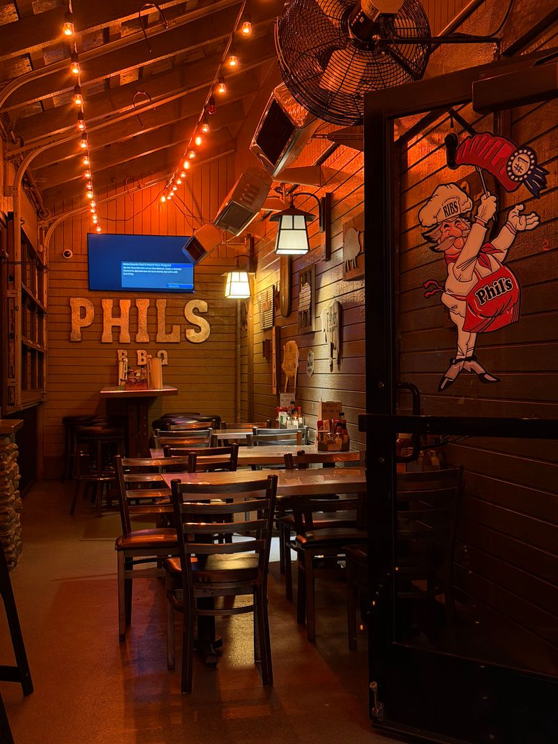 This San Diego, California Restaurant Serves A Platter So Big It Stops People Mid-Sentence - Decor Hint Online Store Offering Sauces, Rubs, And Collectibles