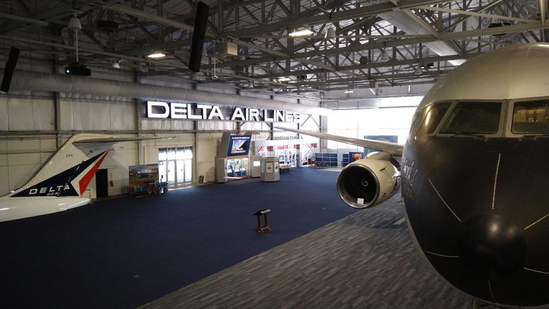 Discover the 767 Nose Section