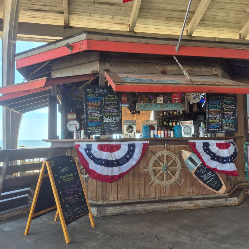These 13 Beachside Georgia Burger Shacks Are Still Mostly Known To Locals - Decor Hint Riptide Bar & Grill