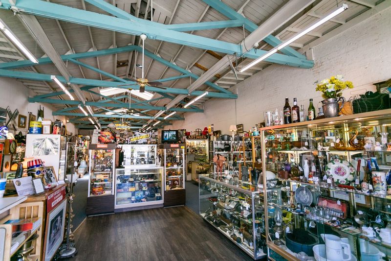 11 Charming Towns In California That Are Packed With Antique Treasures - Decor Hint Petaluma