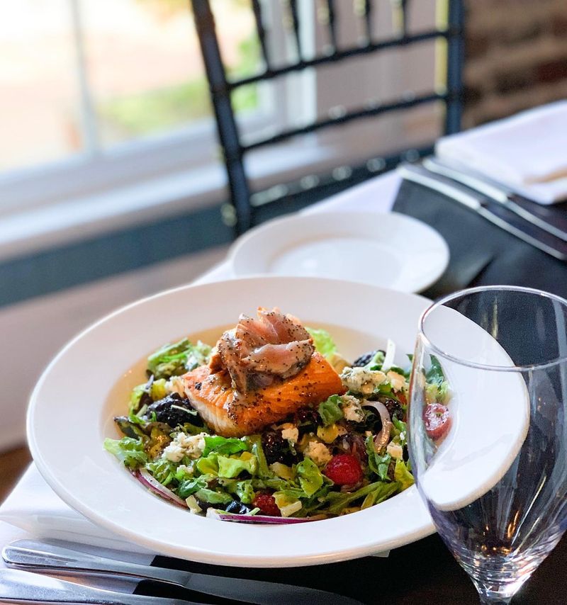 Vic's On The River — Savannah