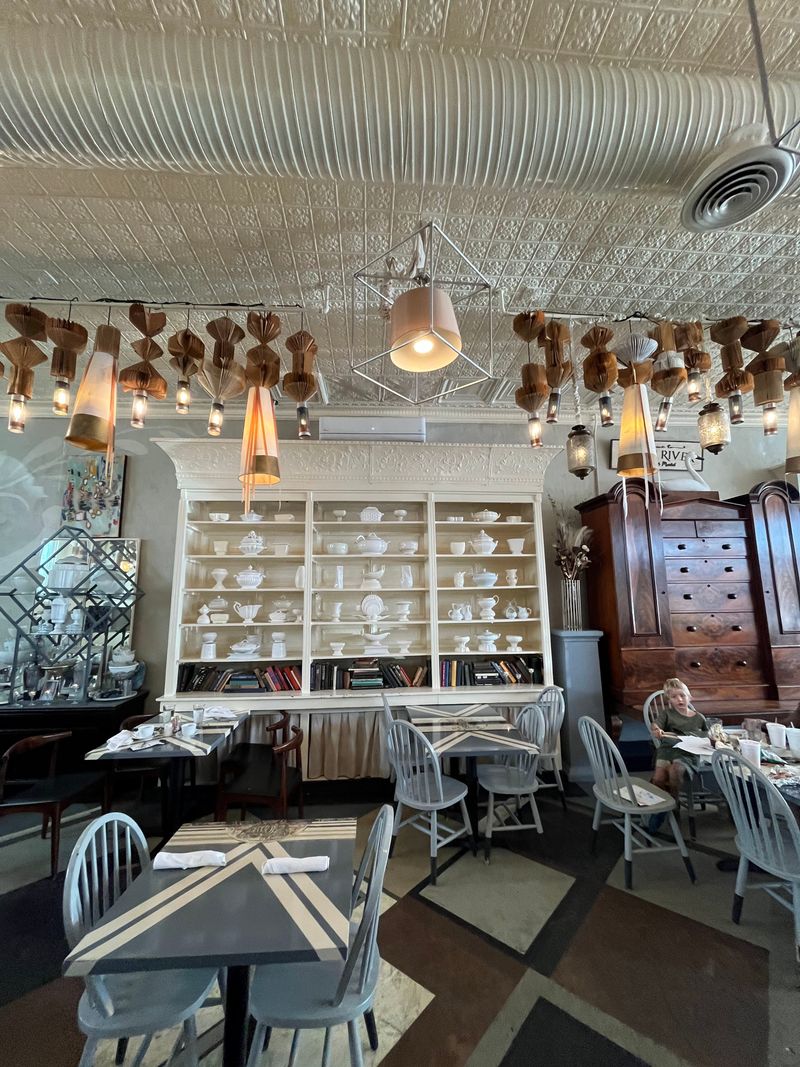 Spoon River Artworks & Market, Belhaven