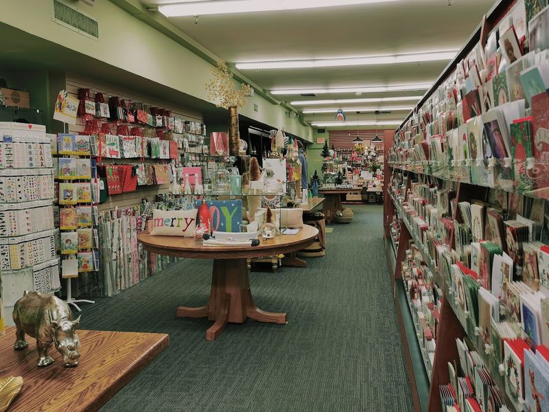This 130-Year-Old California Bookstore Is A Book Lover's Dream With An In-House Café - Decor Hint Pasadena Location