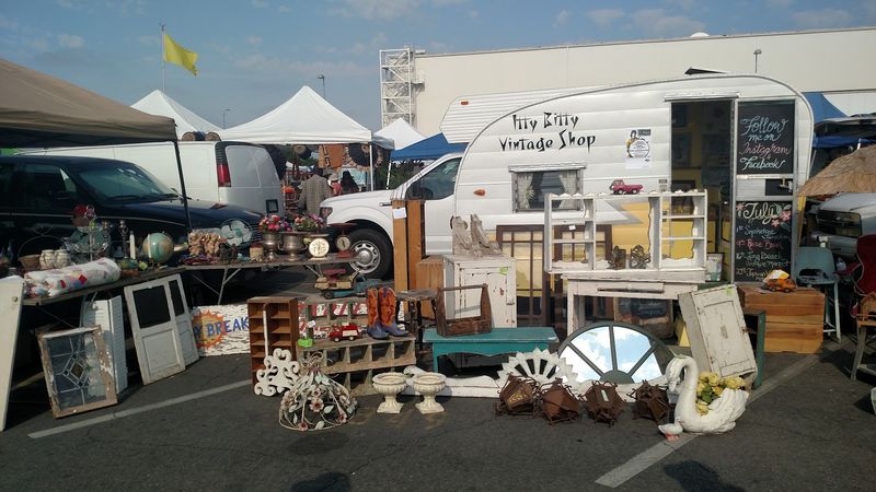 This 20-Acre Southern California Antiques Market Is Packed With 800+ Vendors - Decor Hint The Market Has Operated Since 1982