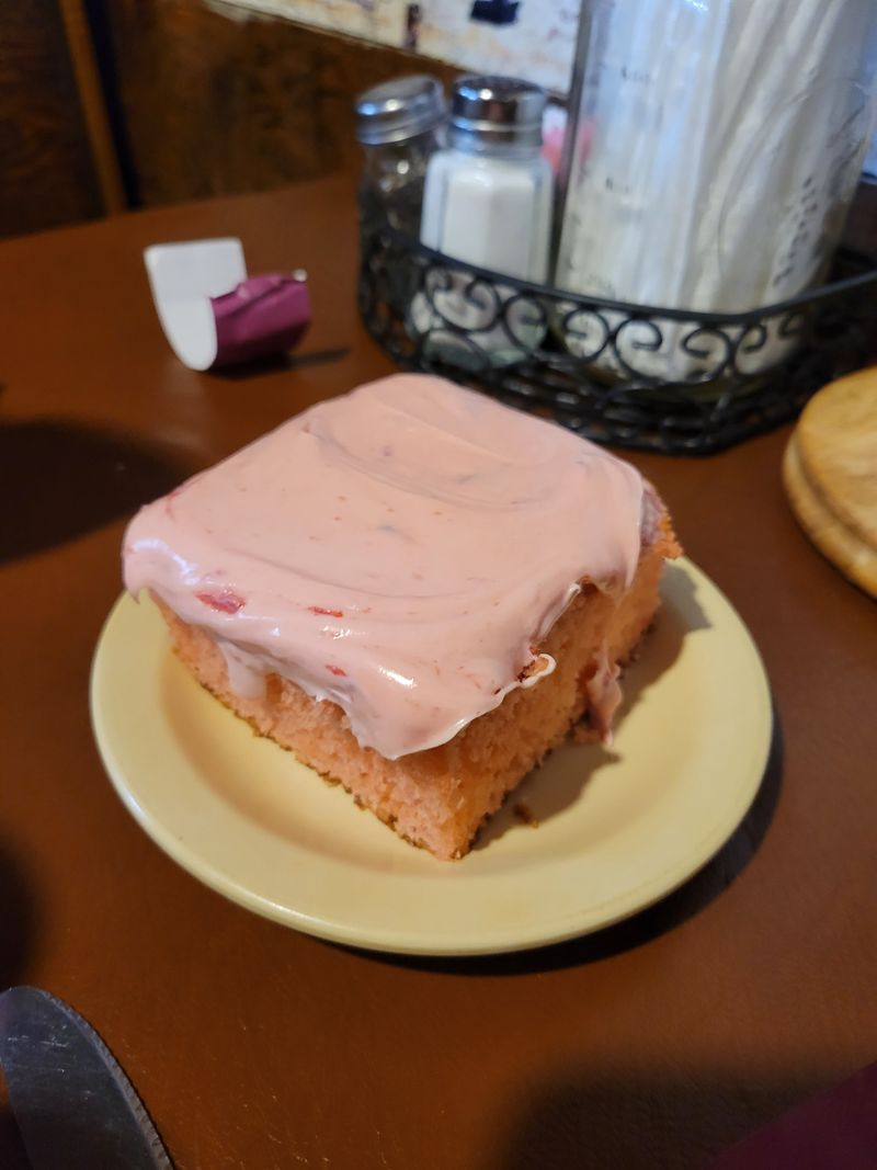 North Carolina's Best Kept Secret For Hearty Home Cooking - Decor Hint Staff Who Treat Strangers Like Family