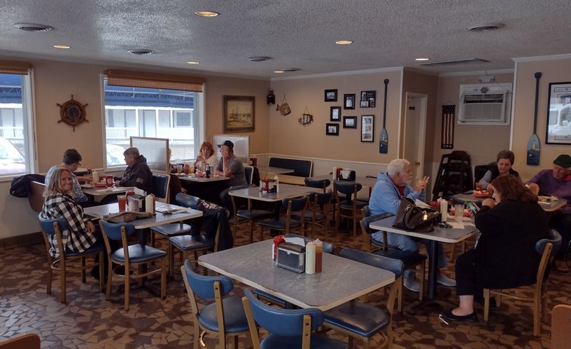 No Frills Dining Atmosphere