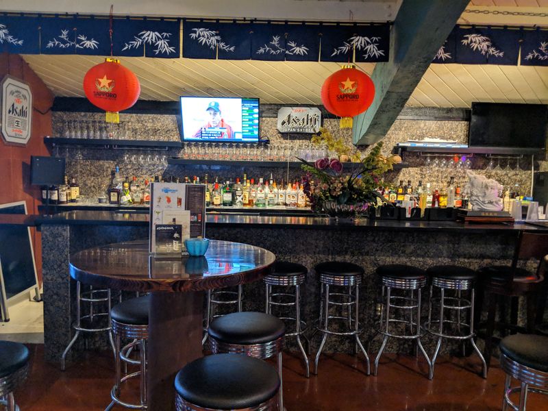 This All-You-Can-Eat California Seafood Feast Is Perfect For A Spring Outing - Decor Hint Operating Hours Accommodate Different Schedules