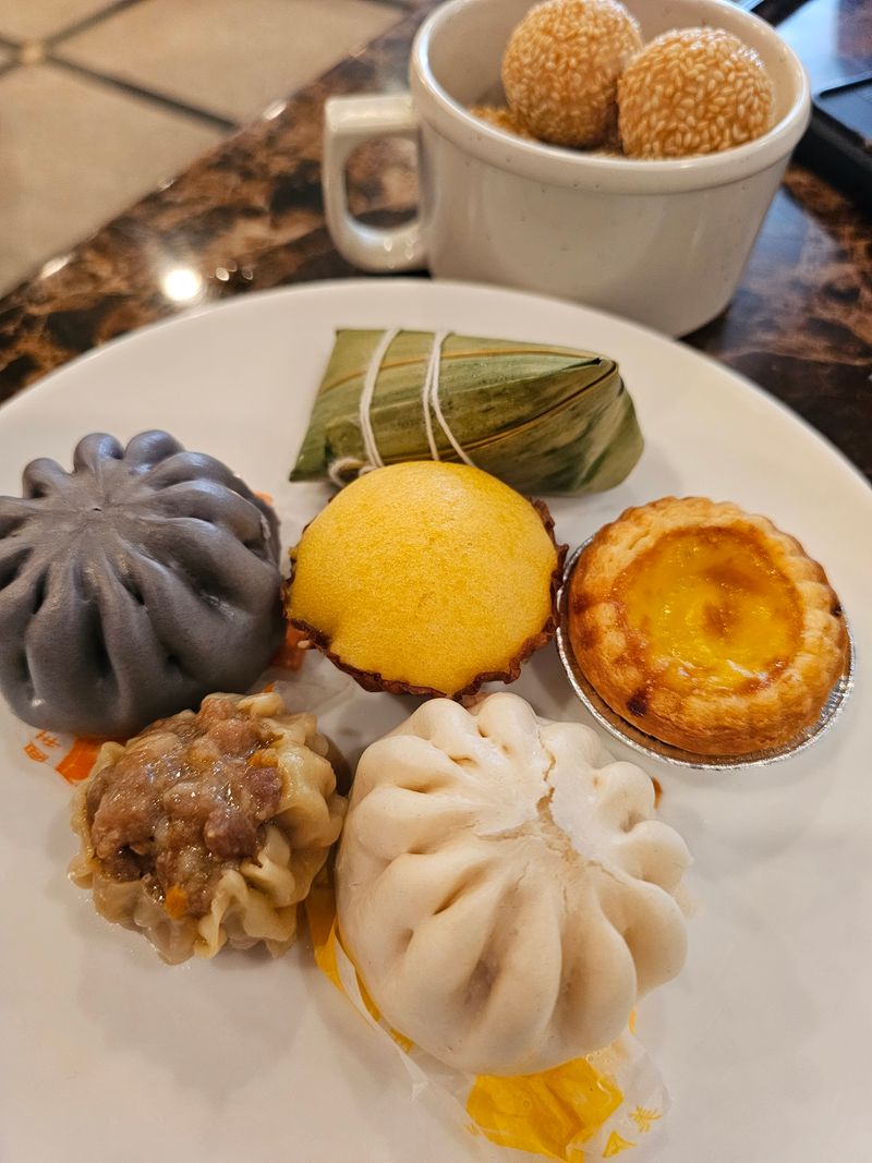 Wide Range Of Chinese Cuisine And Authentic Flavors