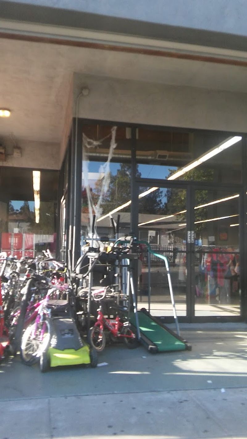 This California Thrift Store Has Weekly Sales And Half Price Days That Keep Shoppers Coming Back - Decor Hint Strategic Location Serves Central Valley Shoppers