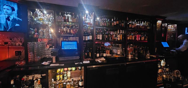 Live Piano Bar Entertainment Creating Supper Club Atmosphere