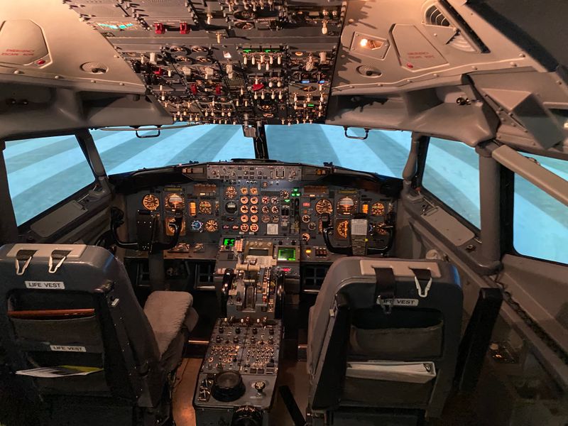 Fly a Real Boeing 737 Flight Simulator