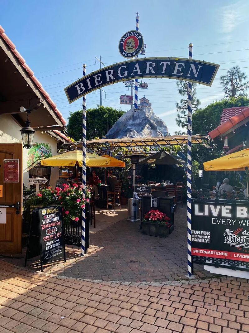 Annual Oktoberfest Celebration Draws Thousands