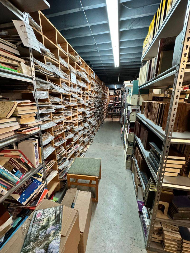 Endless Aisles Create A True Maze Experience