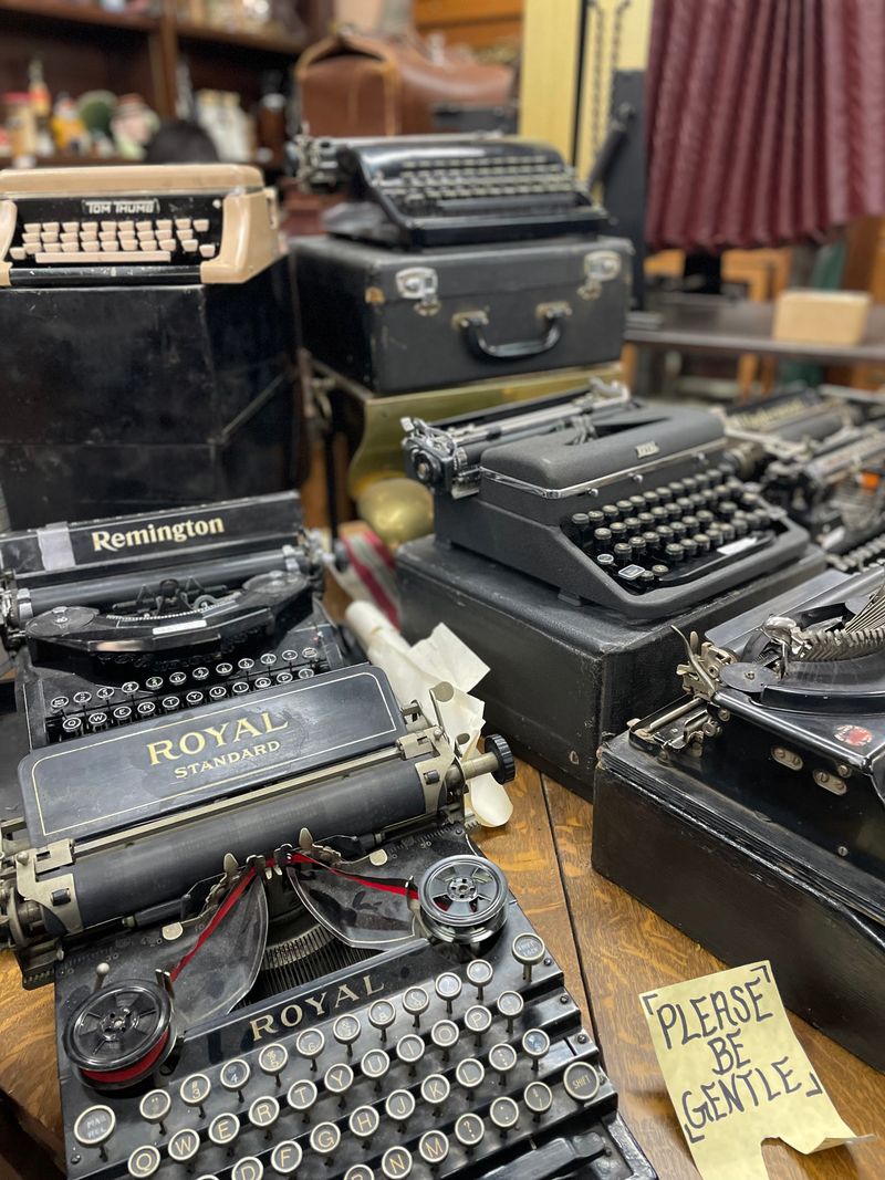 A Sneak Peek Into A Massive Texas Antique Store Built For Wandering - Decor Hint Mid Century Living Room Daydream