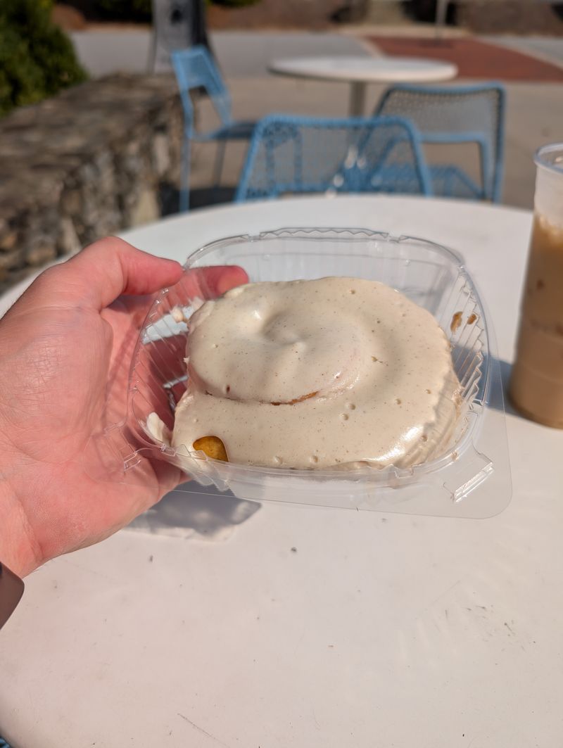 This Tiny Bakery In North Carolina Will Serve You The Best Cinnamon Delights Of Your Life - Decor Hint Online Ordering And Customer Communication